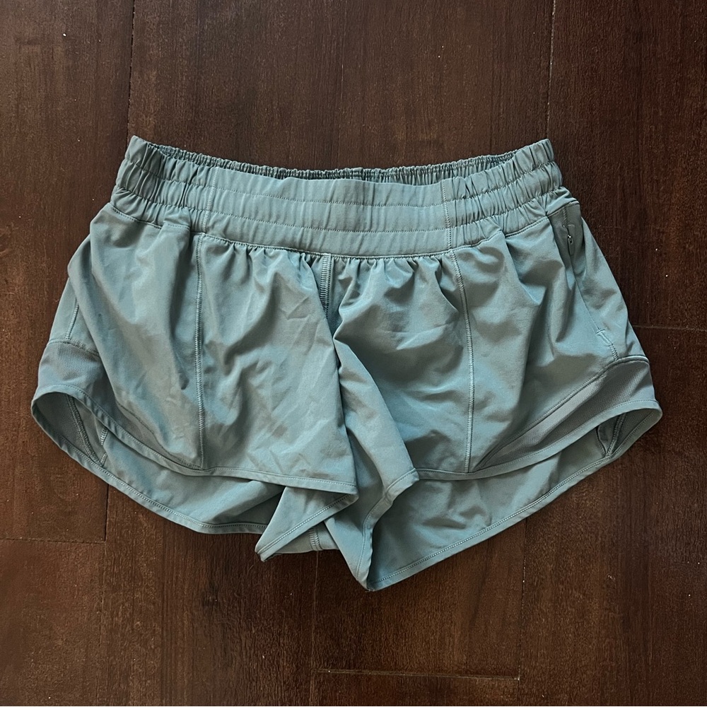Lululemon Hotty Hot Shorts 2.5” Tidewater Teal size 6